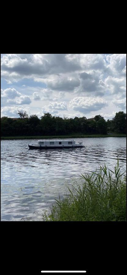 Zouw Hausboat Zakotven -Pouze Ubytovani Roudnice nad Labem Exterior foto