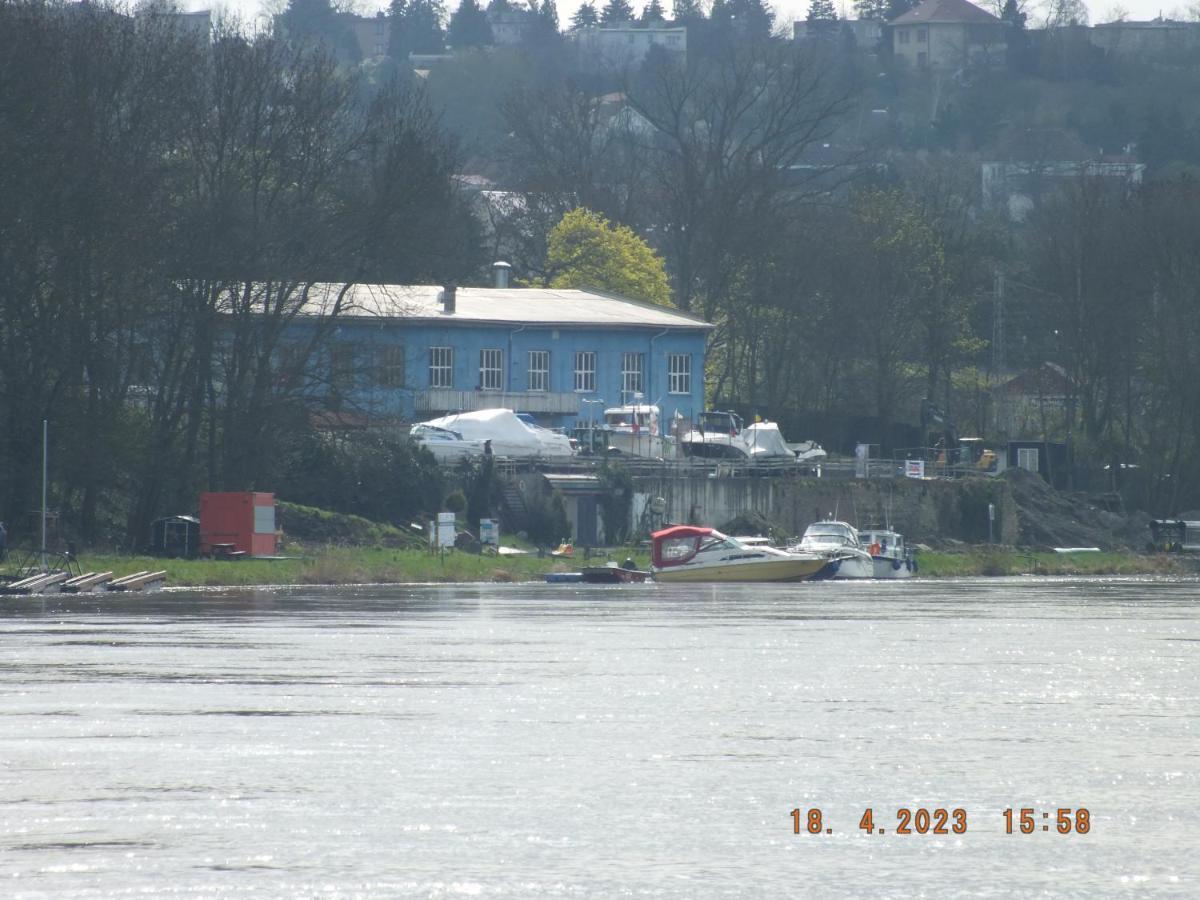 Zouw Hausboat Zakotven -Pouze Ubytovani Roudnice nad Labem Exterior foto