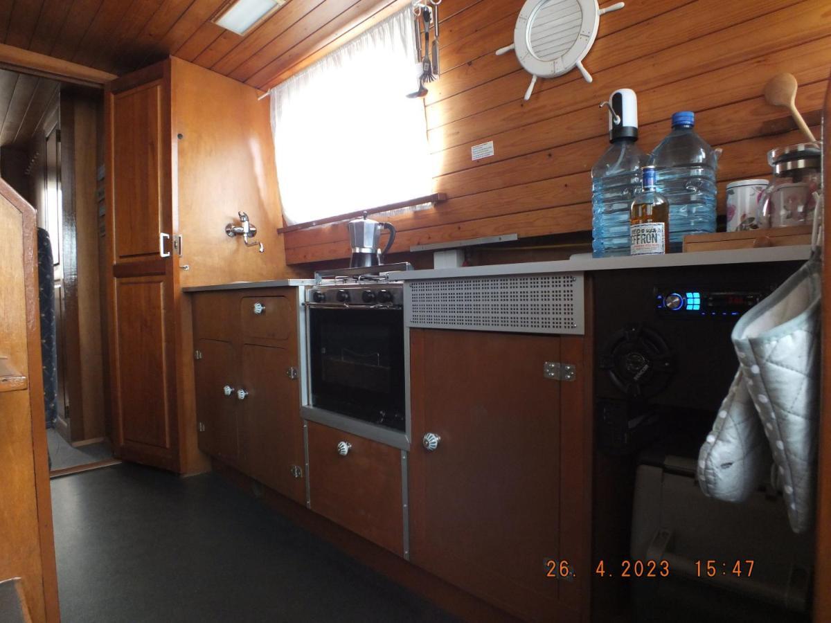 Zouw Hausboat Zakotven -Pouze Ubytovani Roudnice nad Labem Exterior foto