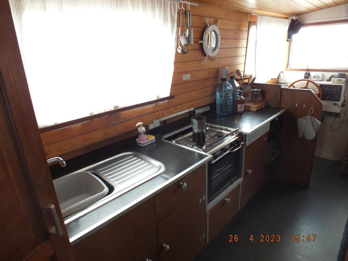 Zouw Hausboat Zakotven -Pouze Ubytovani Roudnice nad Labem Exterior foto