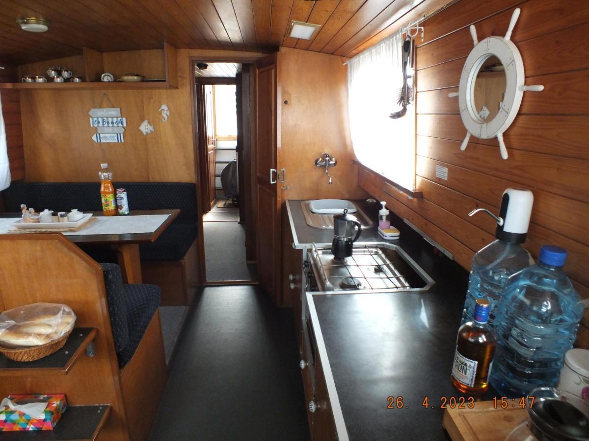 Zouw Hausboat Zakotven -Pouze Ubytovani Roudnice nad Labem Exterior foto