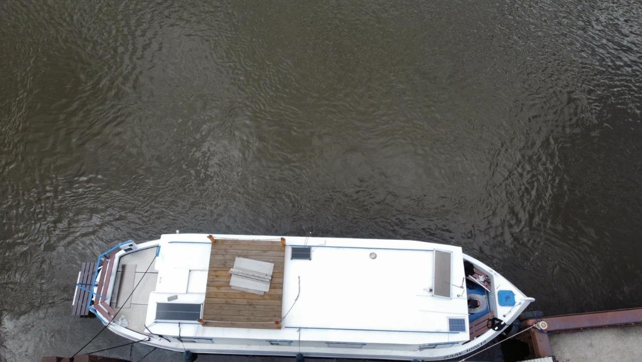 Zouw Hausboat Zakotven -Pouze Ubytovani Roudnice nad Labem Exterior foto
