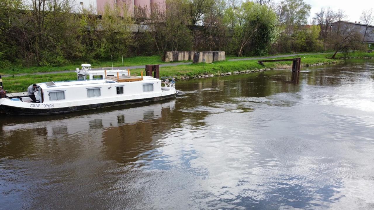 Zouw Hausboat Zakotven -Pouze Ubytovani Roudnice nad Labem Exterior foto